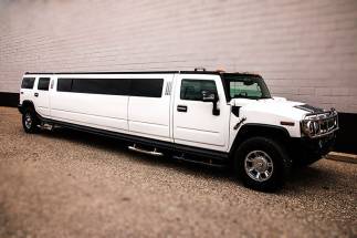 Cincinnati, OH Stretch Limousines & Party Bus Rental For A Special Day!